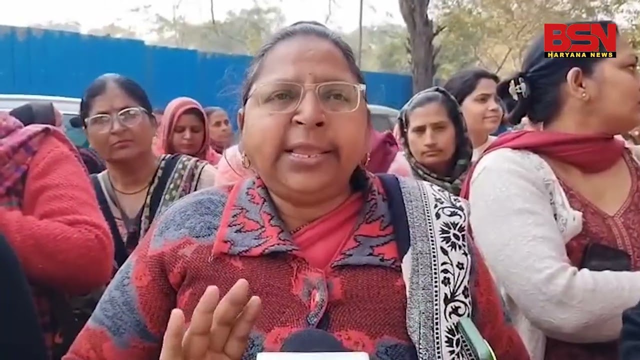 मानदेय के लिए सड़कों पर उतरी आशा वर्कर, कहा-भूखे पेट काम नहीं होता,लाखों लेने वाले अधिकारी सुनते नहीं