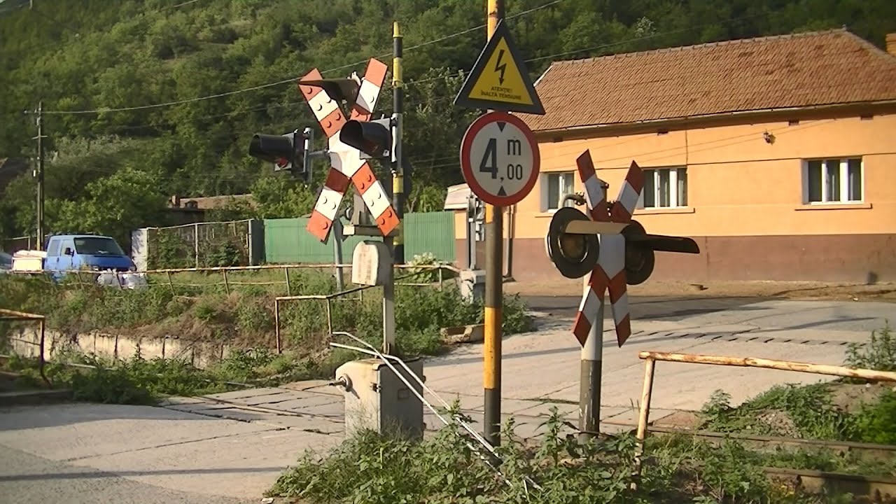 Spoorwegovergang Mehadia (RO) // Railroad crossing // Trecere la nivel