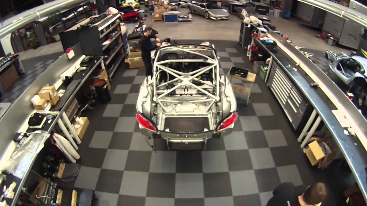 BMW Z4 GT3: Car Build