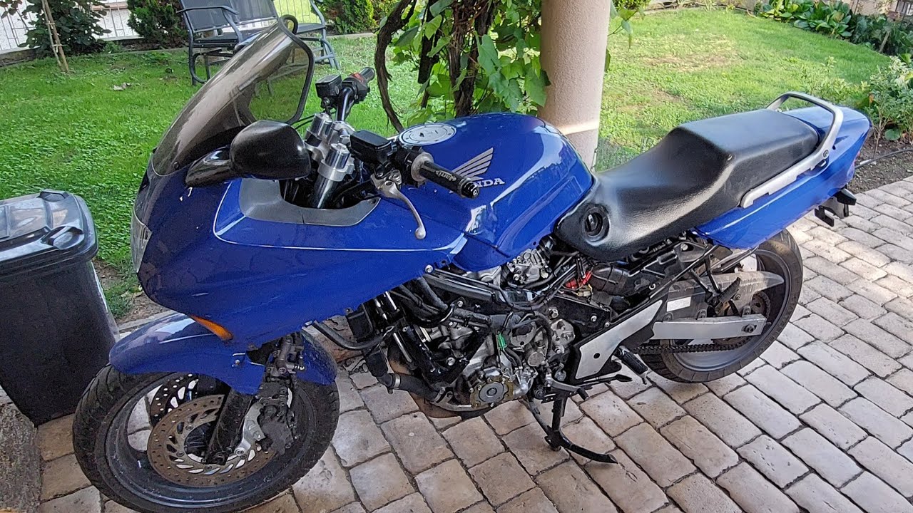 Honda CBR1000F 1993: gaźniki I zawory