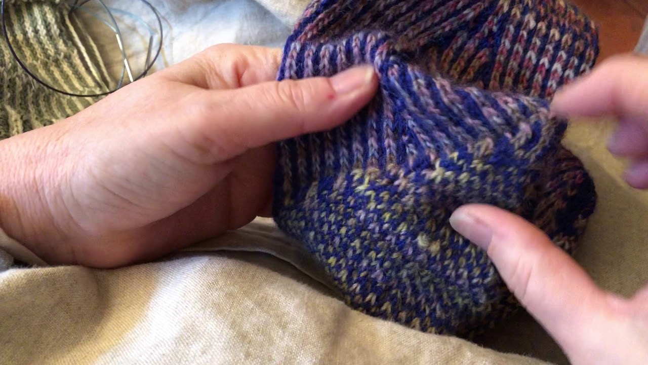 calza con ferri circolari: tallone lavorato assieme1