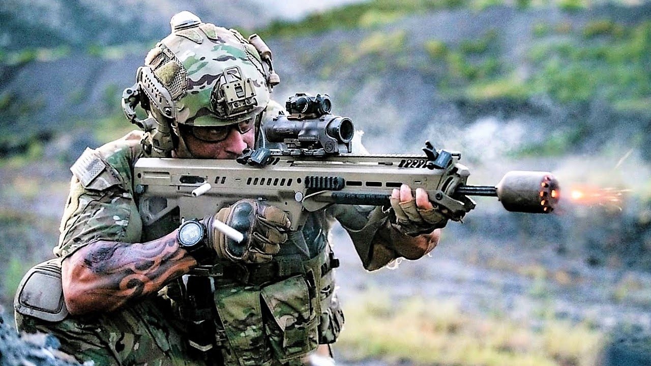 Las 10 Mejores Armas Bullpup del Mundo 💥 &iexcl;La #1 JAM&Aacute;S la Hab&iacute;as Visto!