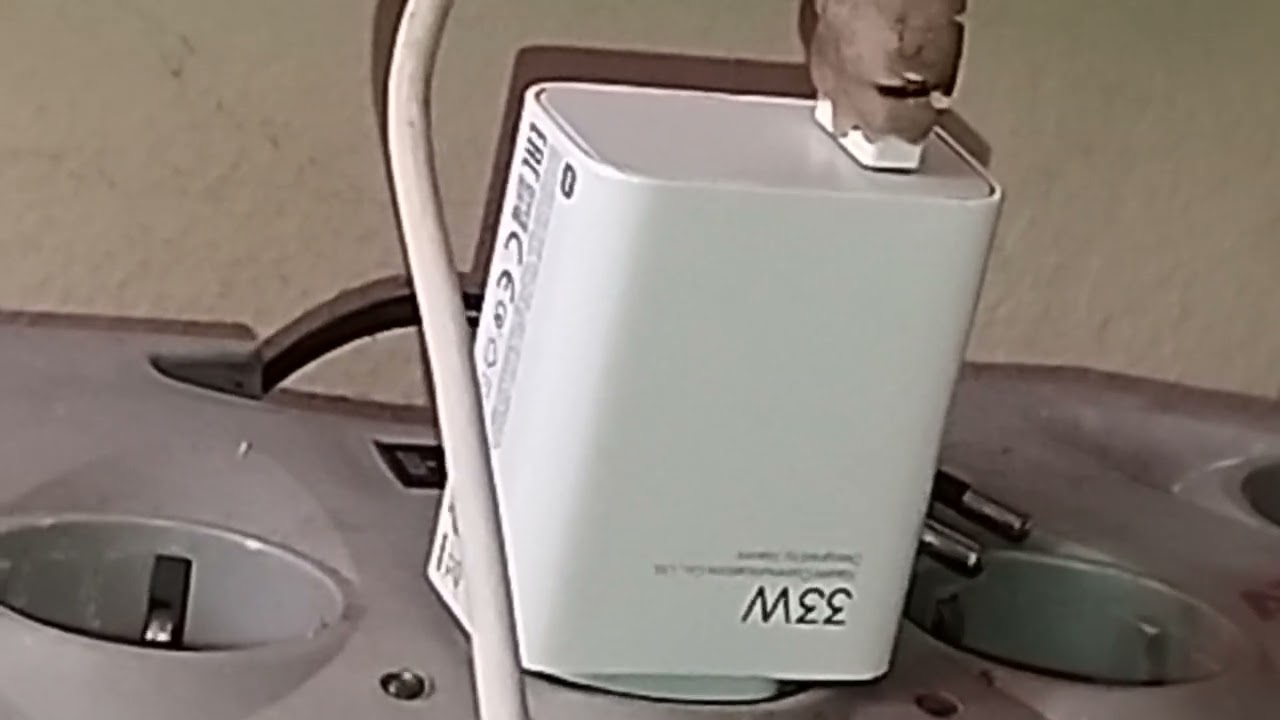 Petit défaut de fabrication chargeur 33W