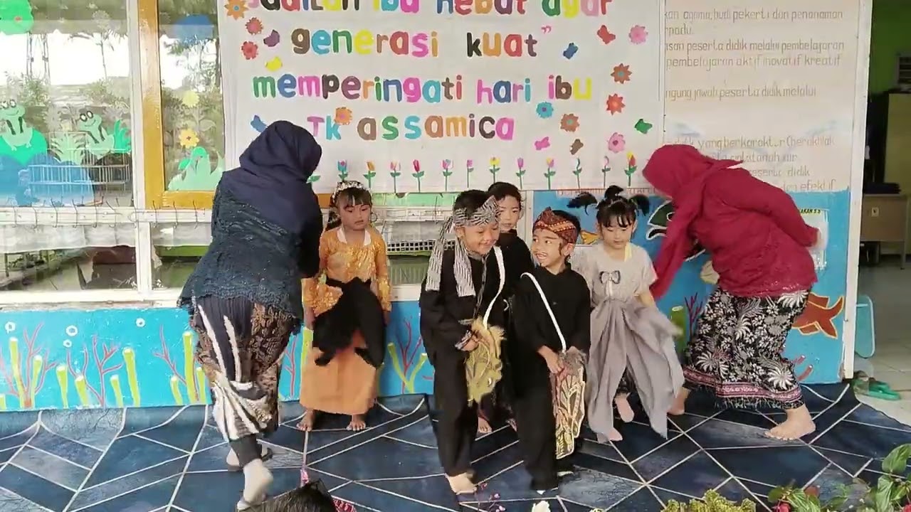 Kk arum hebatt😍 Pertama kali tampil di sekolah🥰 semoga menjadi anak yang berbakat, pinter, solehah 🤗