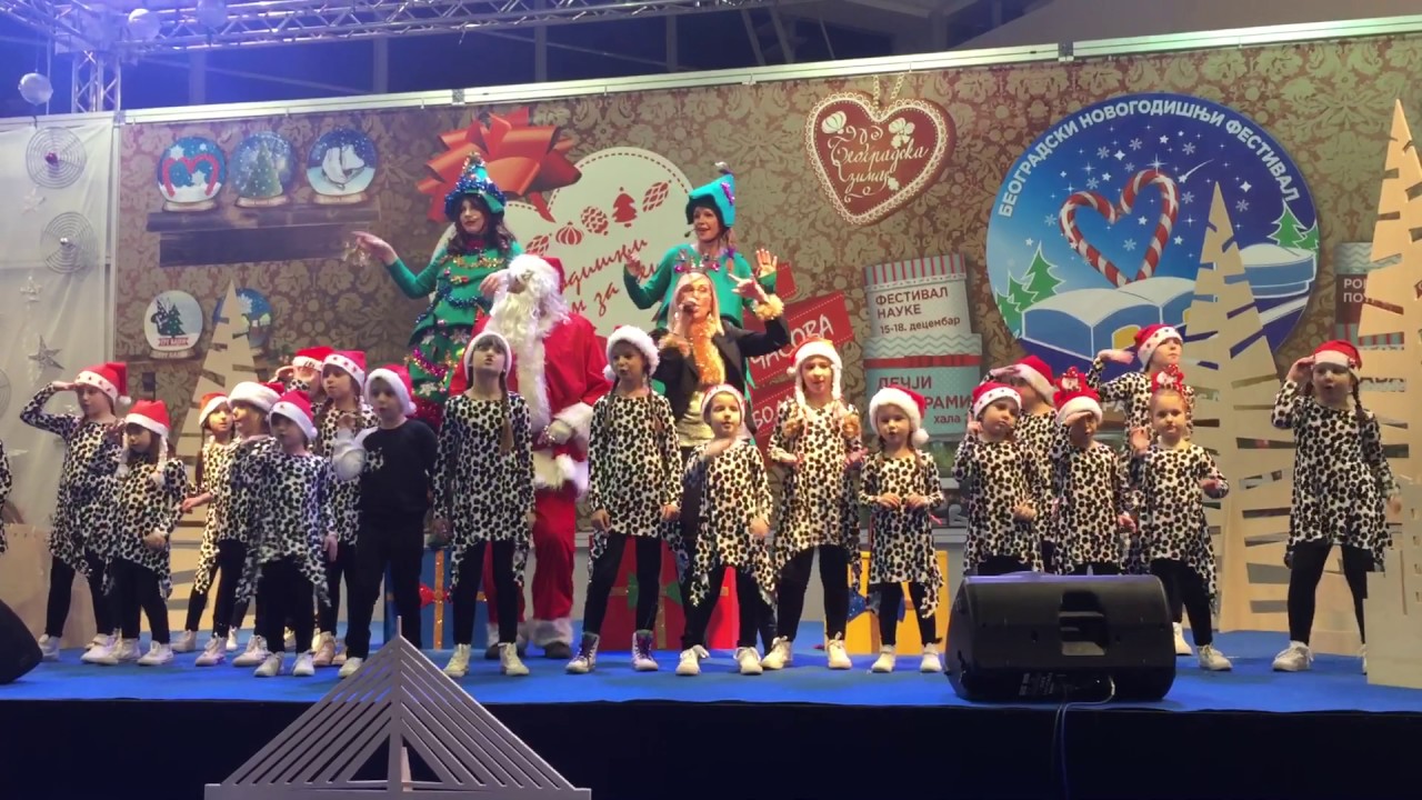 Hor Carolija - Deda Mraz nam stize u grad
