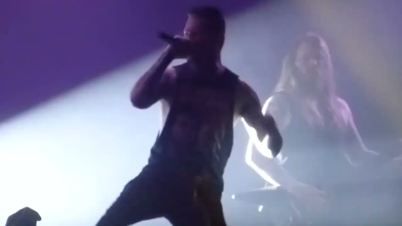Carnifex - Torn in Two/Graveside Confessions (Live in Montr&eacute;al)