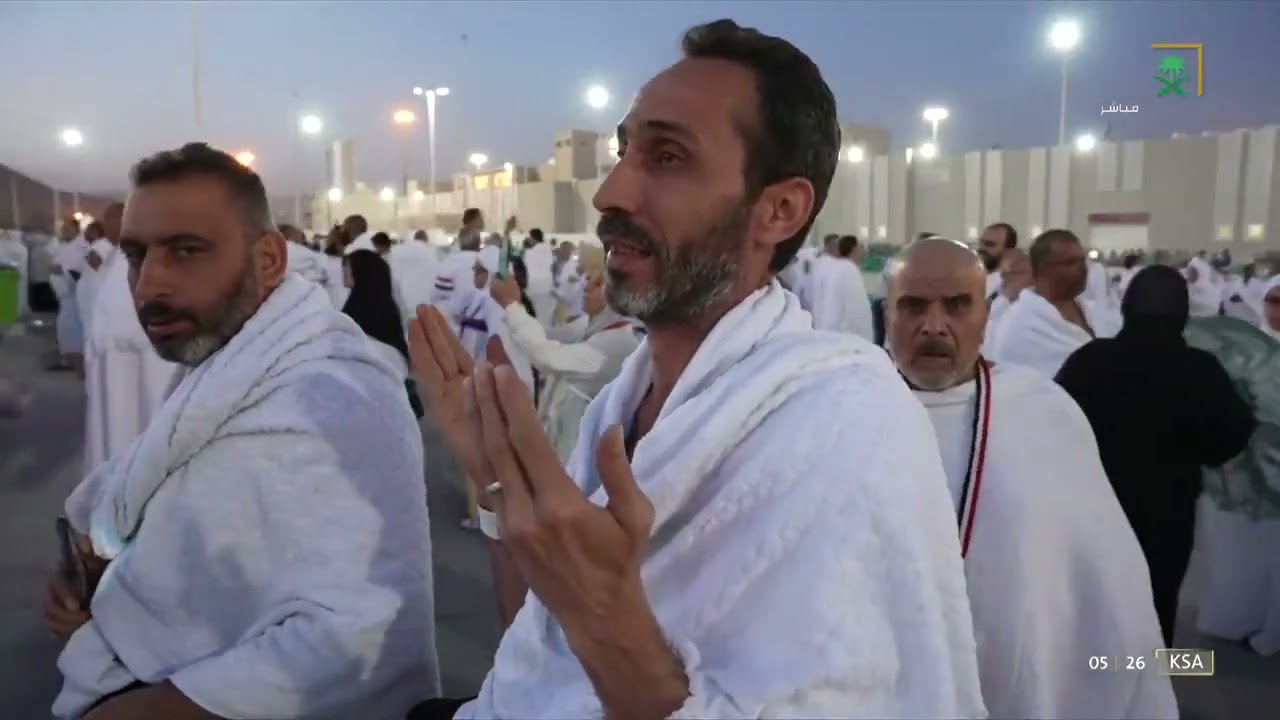 #بسلام_آمنين|ضيوف الرحمن يتوافدون إلى مشعر عرفات الطاهر مفعمين بأجواء إيمانية يغمرها الخشوع والسكينة