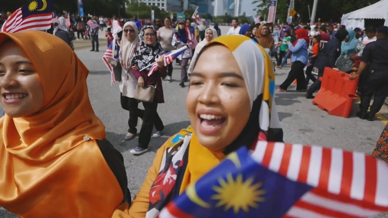 VLOG #28 : First Time Pegi Sambut Merdeka 🇲🇾❤️