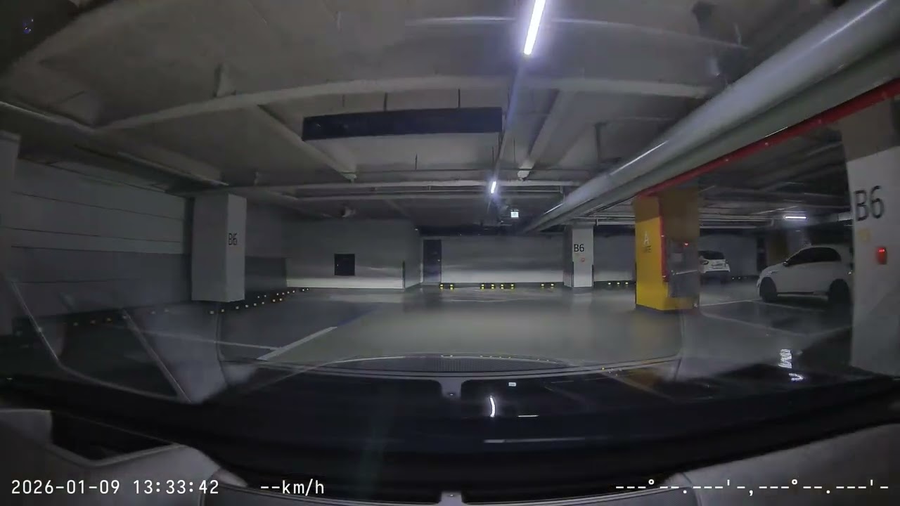 Low Light Test (Parking Garage): 70mai M800 Global Version | 4K (3840x2160) UHD Sample