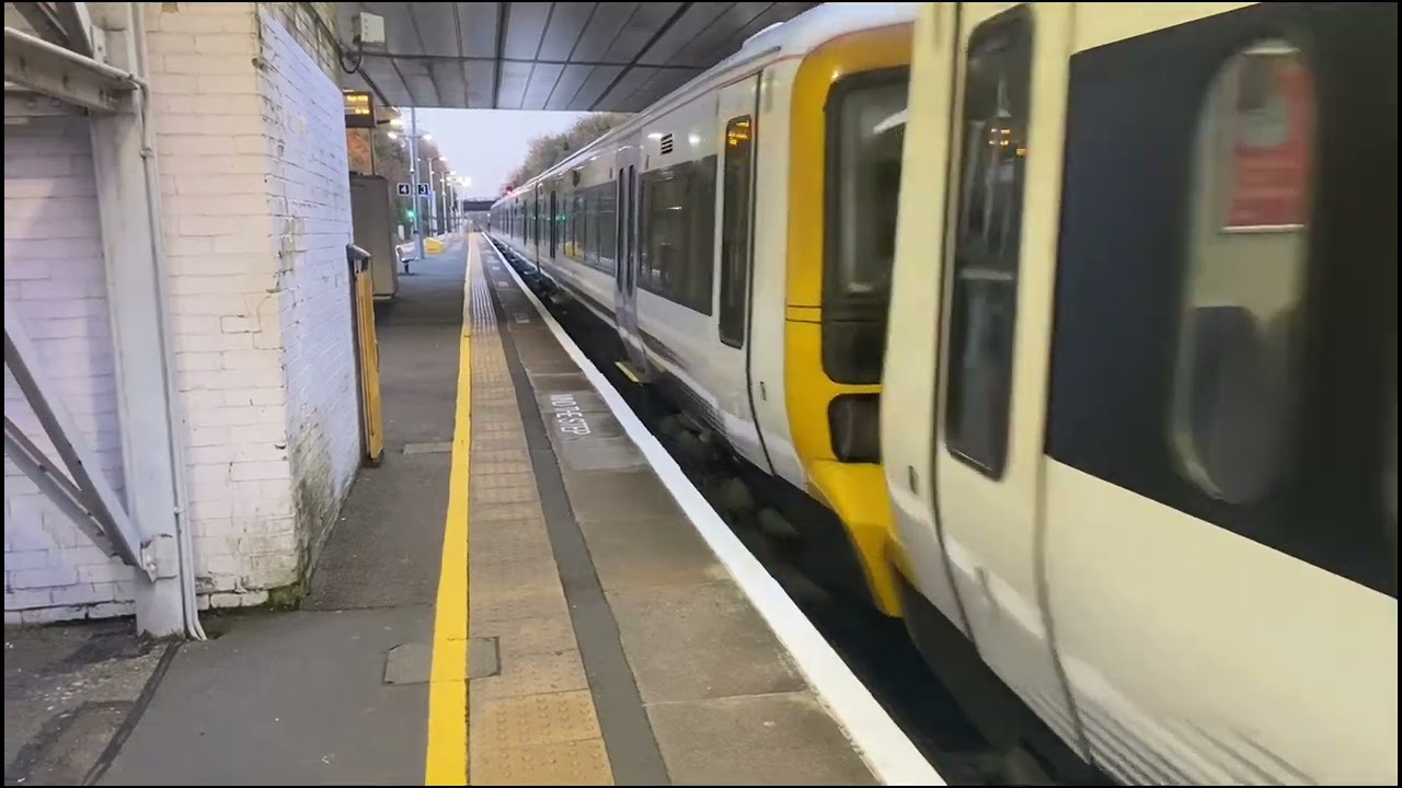 Trains at Bromley south