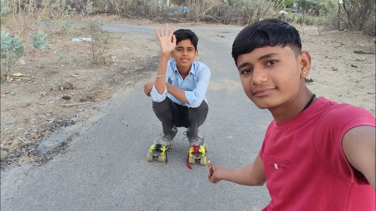 दोस्त के साथ स्केटिंग लेकर गए 😀