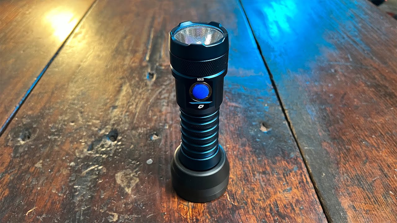 This flashlight should be in EVERY home (Foursevens Maelstrom MXS Standby)