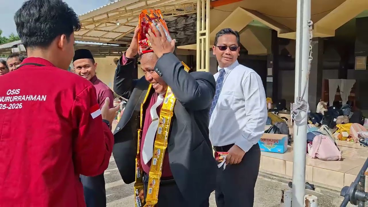 Hari Guru 2025