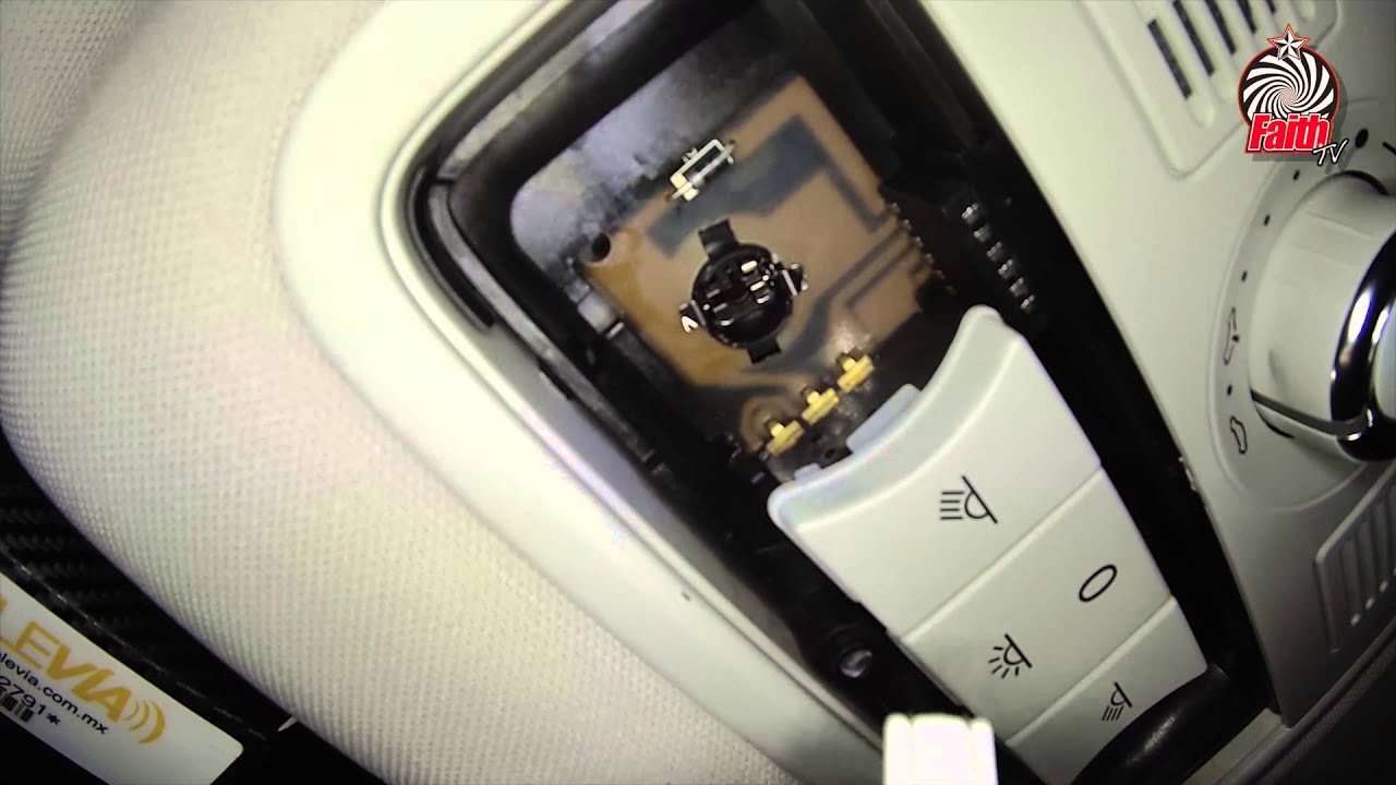 Como cambiar Luz Interior de SEAT Leon 2014 // How Change Interior Car Lights