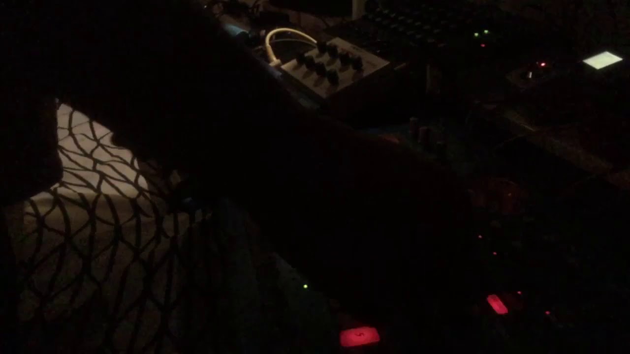 Tekno machines. Korg EMX, Electribe 2, Digitakt, MB33 retro. Tribe, hardtek, hardcore, acidcore.