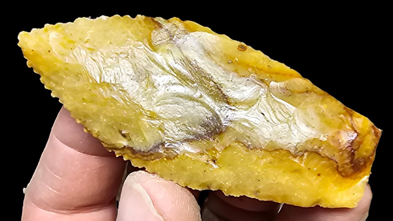 Flintknapping A Hell Gap Arrowhead With Indirect Percussion