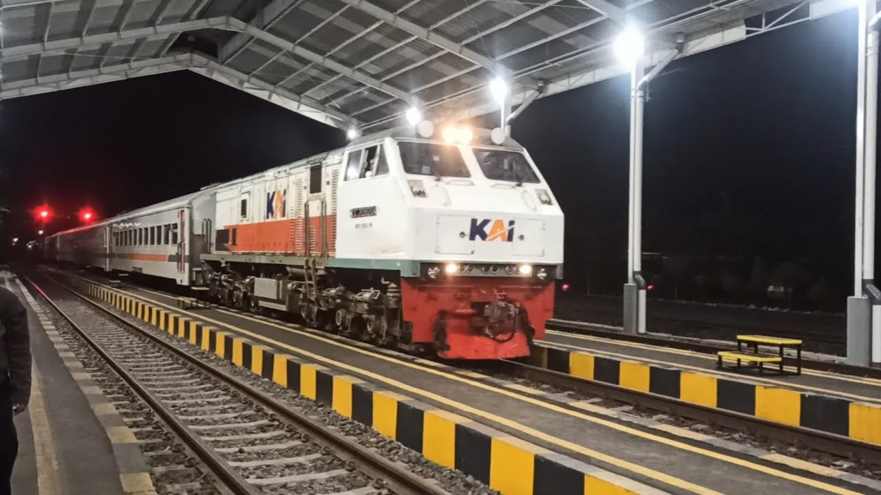 KERETA API MALAM KAHURIPAN TASIKMALAYA - LEMPUYANGAN | KERETA PALING LARIS DI KELASNYA