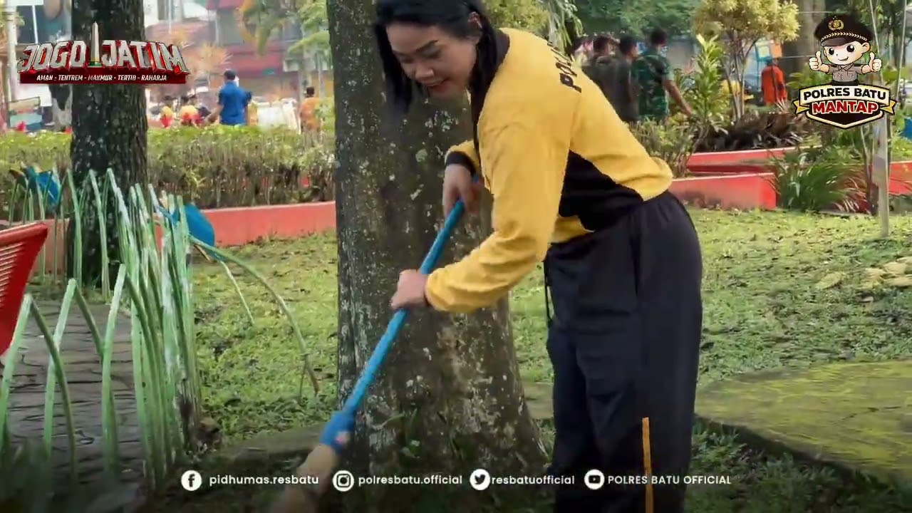 Polres Batu bersama Pemkot melaksanakan korve di alun alun batu