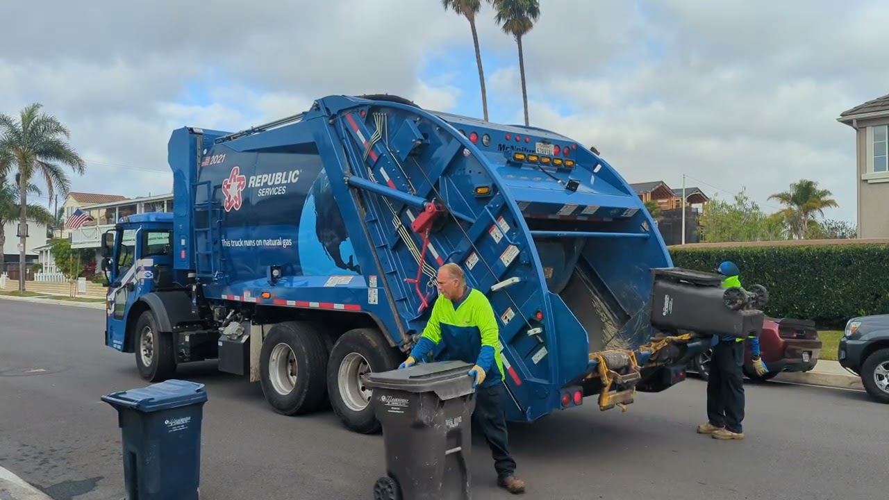 Republic Services Mack LR Rear Loader Garbage Truck