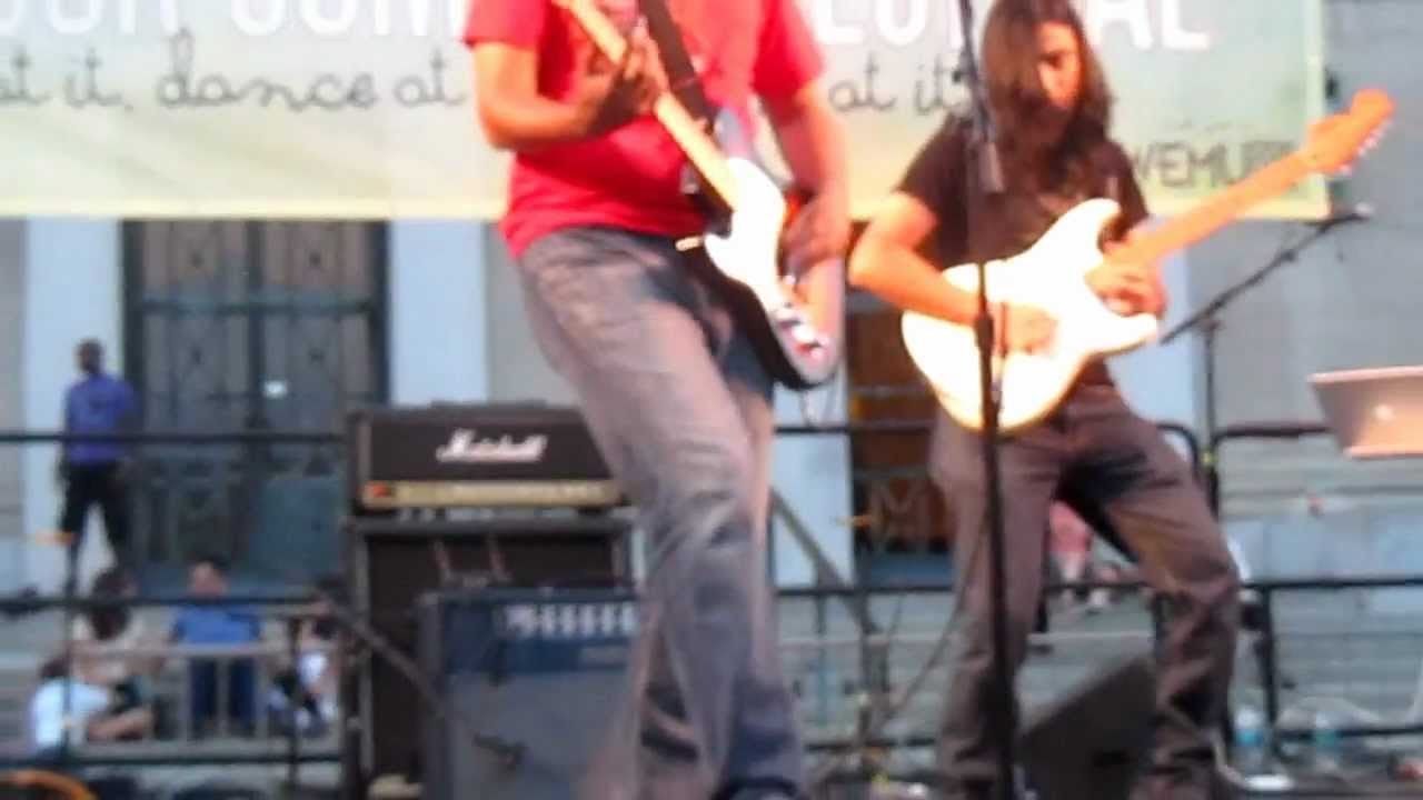 Noori - Meray Log (live) Ann Arbor Summer Festival: Top of the Park