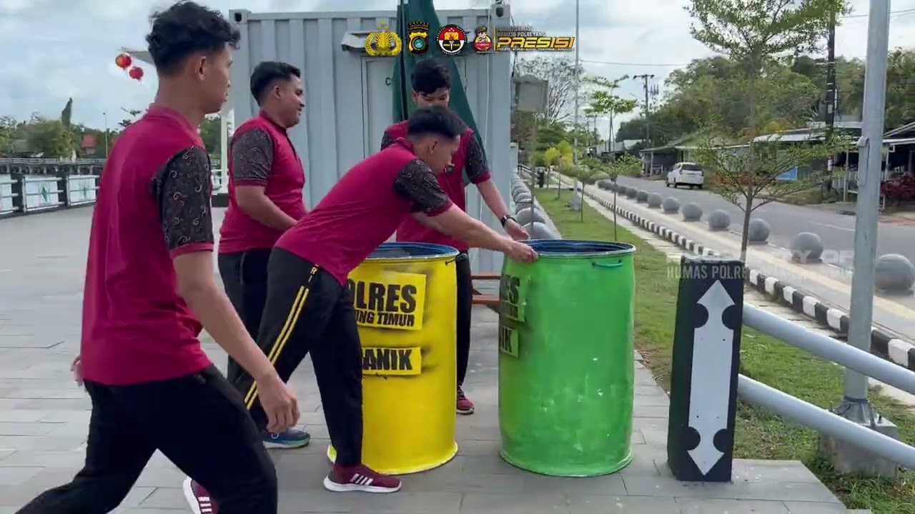 Wujudkan Program ASRI, Polres Belitung Timur Tebar Tong Sampah di Fasilitas Umum