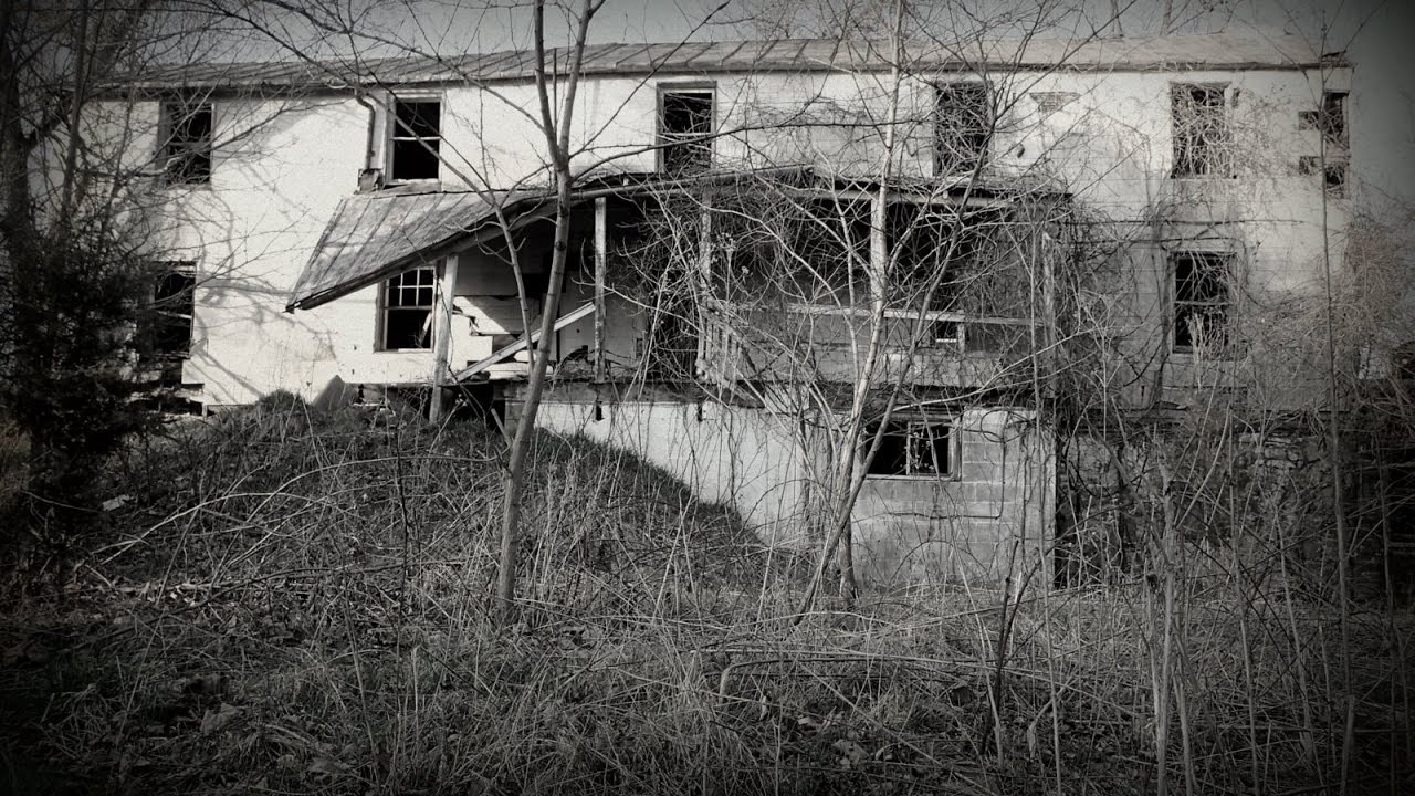 Exploring Creepy Abandoned House