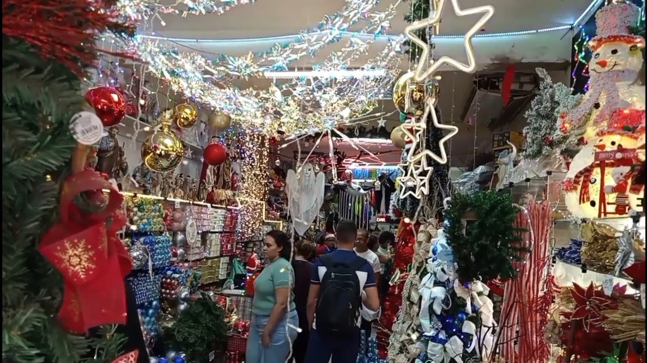DECORAÇÕES NATALINAS E FANTASIAS NA COMERCIAL CABUS, RUA DAS CALÇADAS RECIFE/PE.