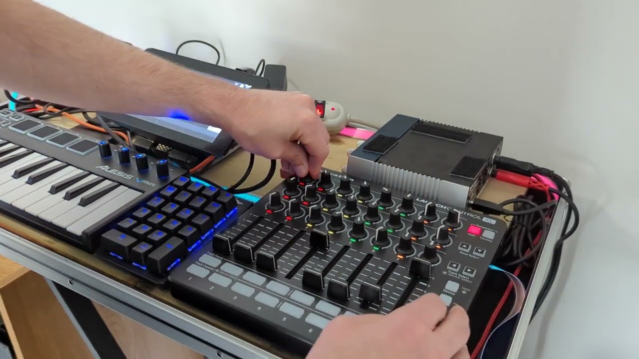 [SunVox] Caccia - Live Electronic Set 10/25/23