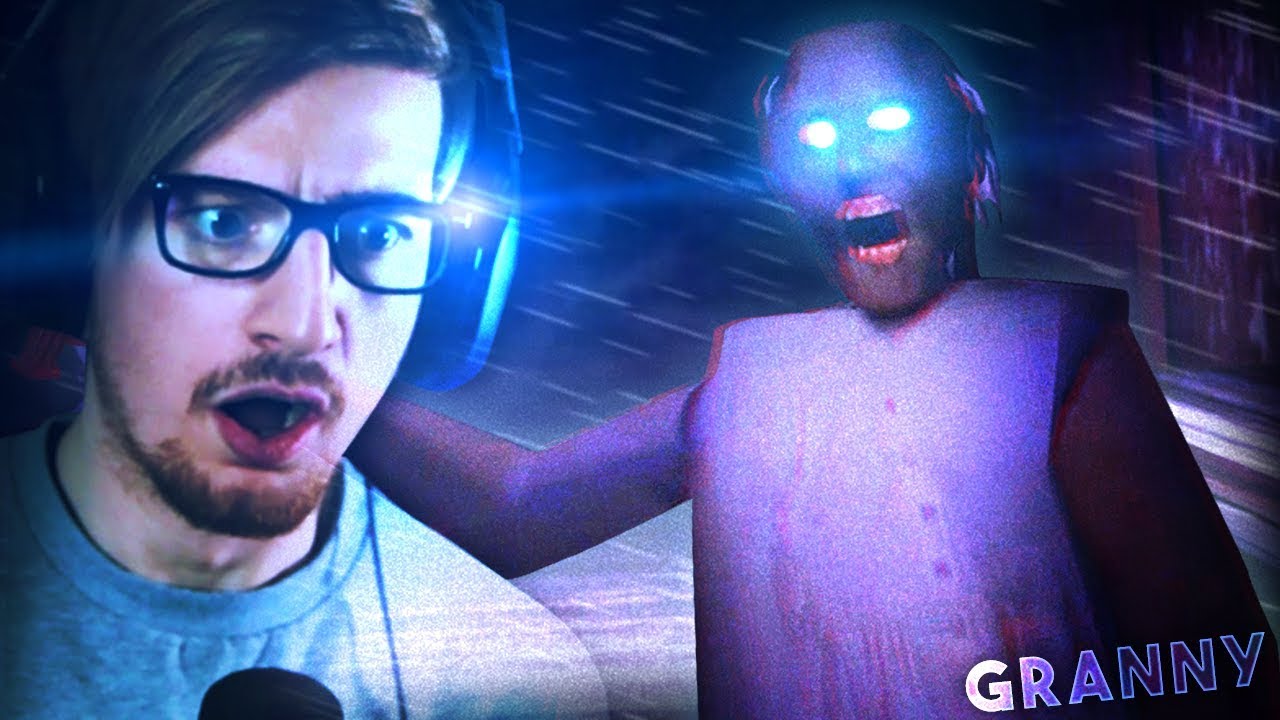 RUNNING FROM GRANNY IN THE DARK. (+ FUNNY GLITCH) || Granny (DARK MODE)