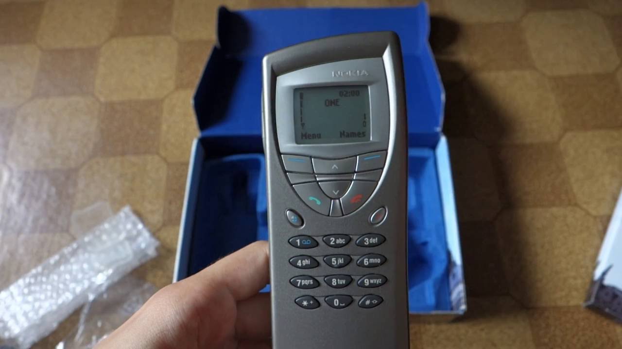 Nokia 9210 Unboxing and making a call