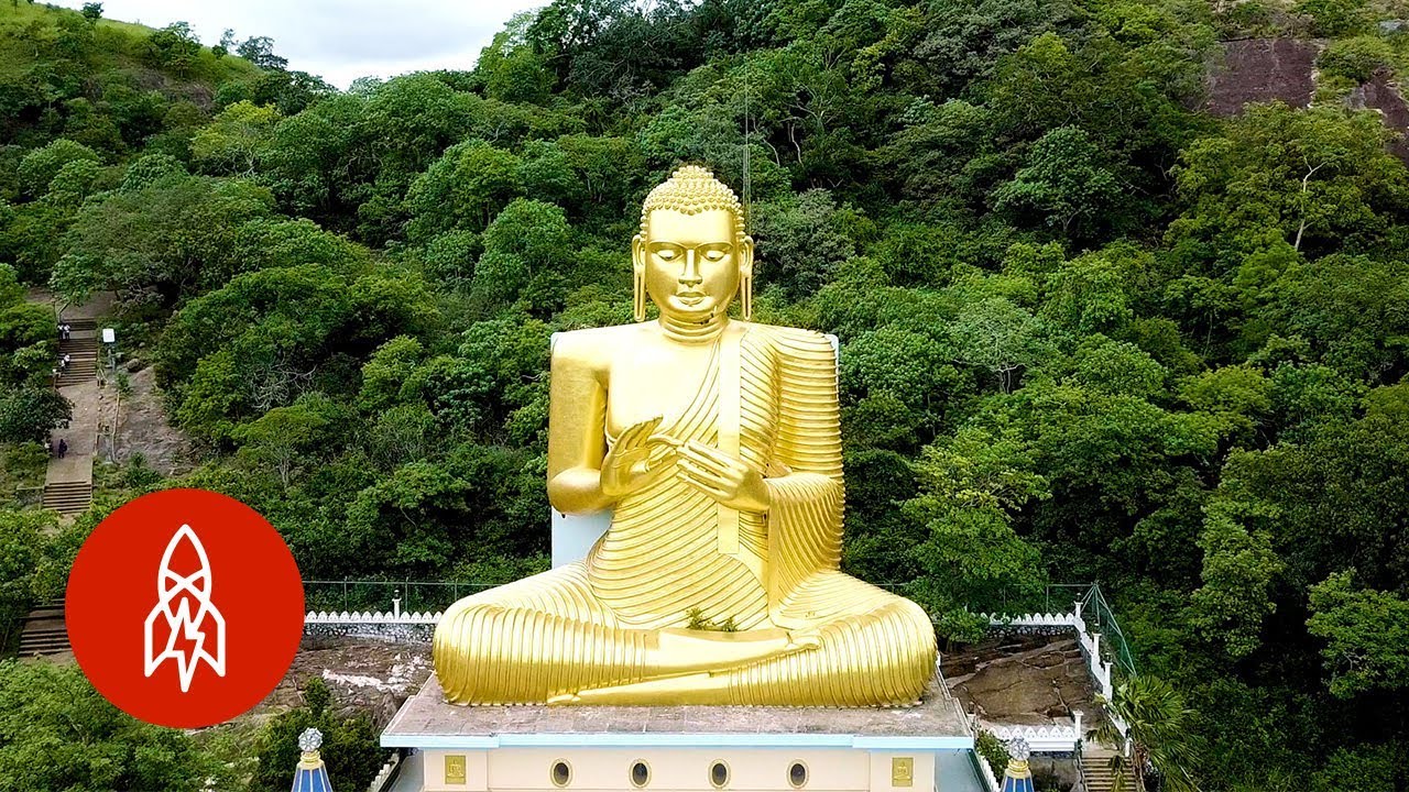 Explore Sri Lanka&rsquo;s Cave of Golden Buddhas