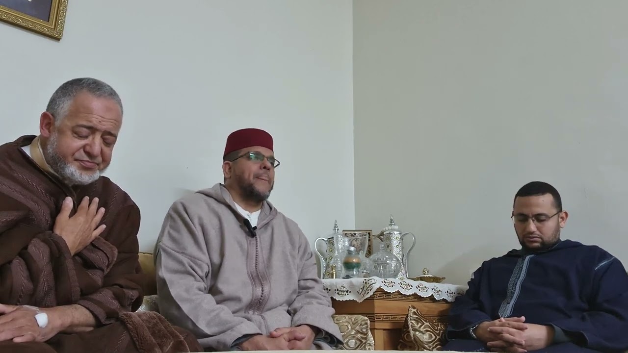 المقرئ عبد الفتاح شنوف عيادته لأخيه الوحياني مع قرائته الخاشعة و الدعاء#MohamedOuahiani