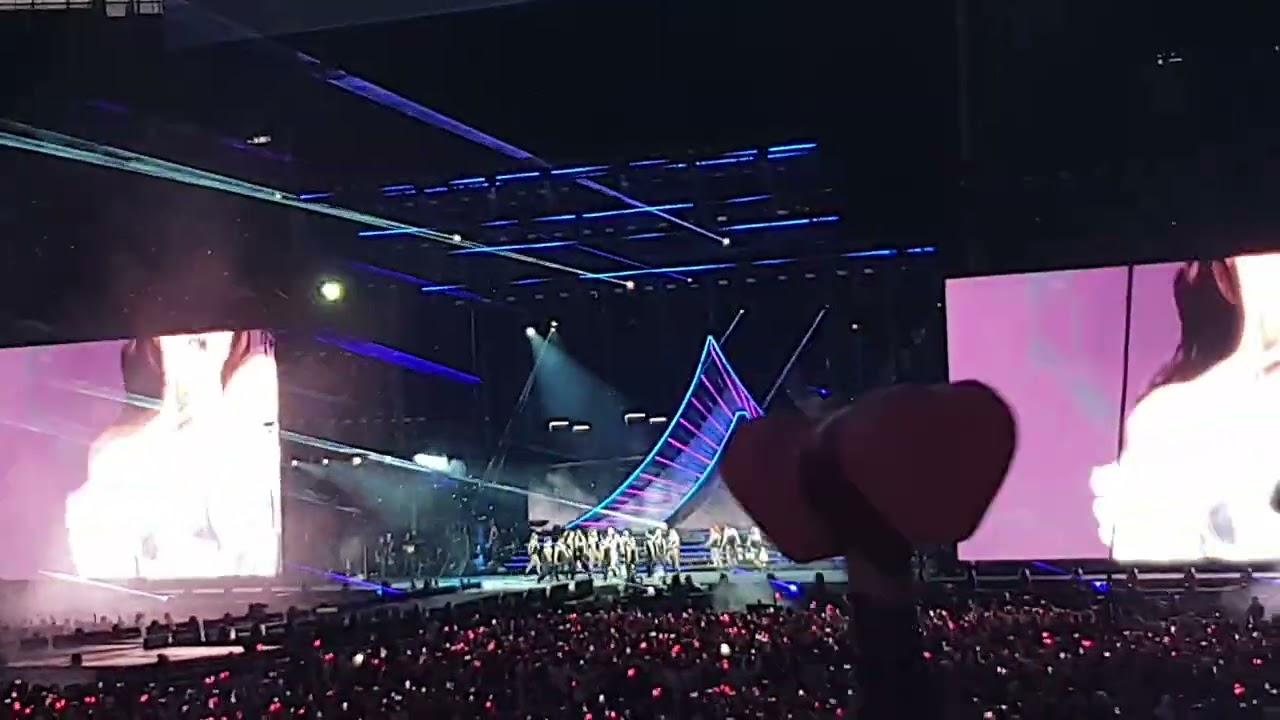 Lisa - Money | Live in Paris @ Born Pink World Tour Encore, Stade de France 15/07/23