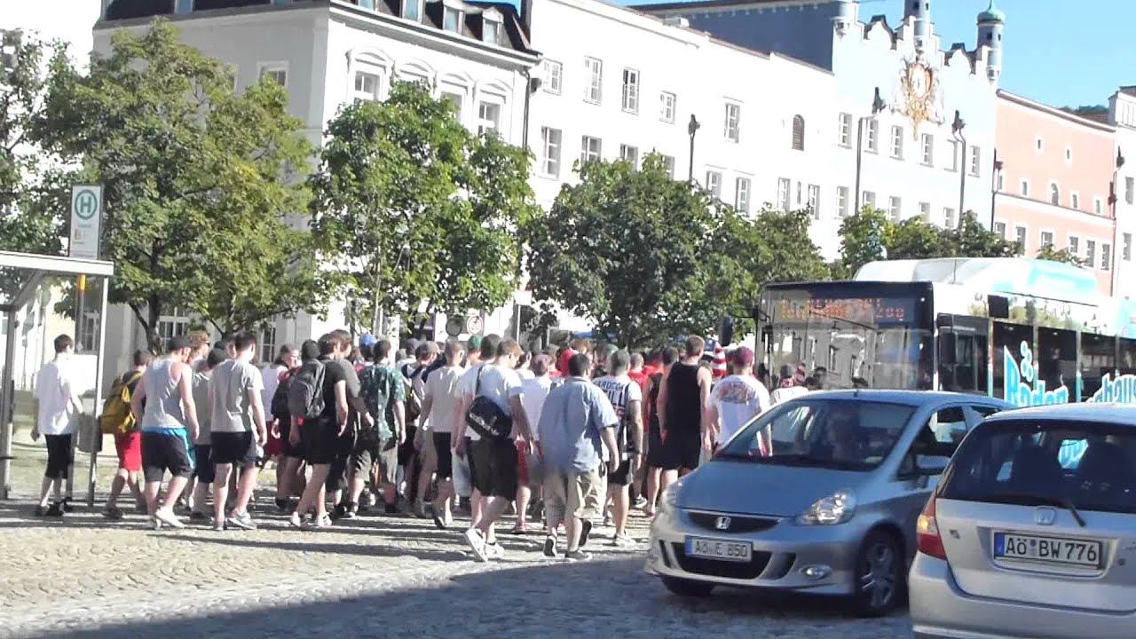 Wacker Burghausen - Fortuna Düsseldorf |  Stimmung vor dem Spiel in der Stadt | 19.8.2012  F95
