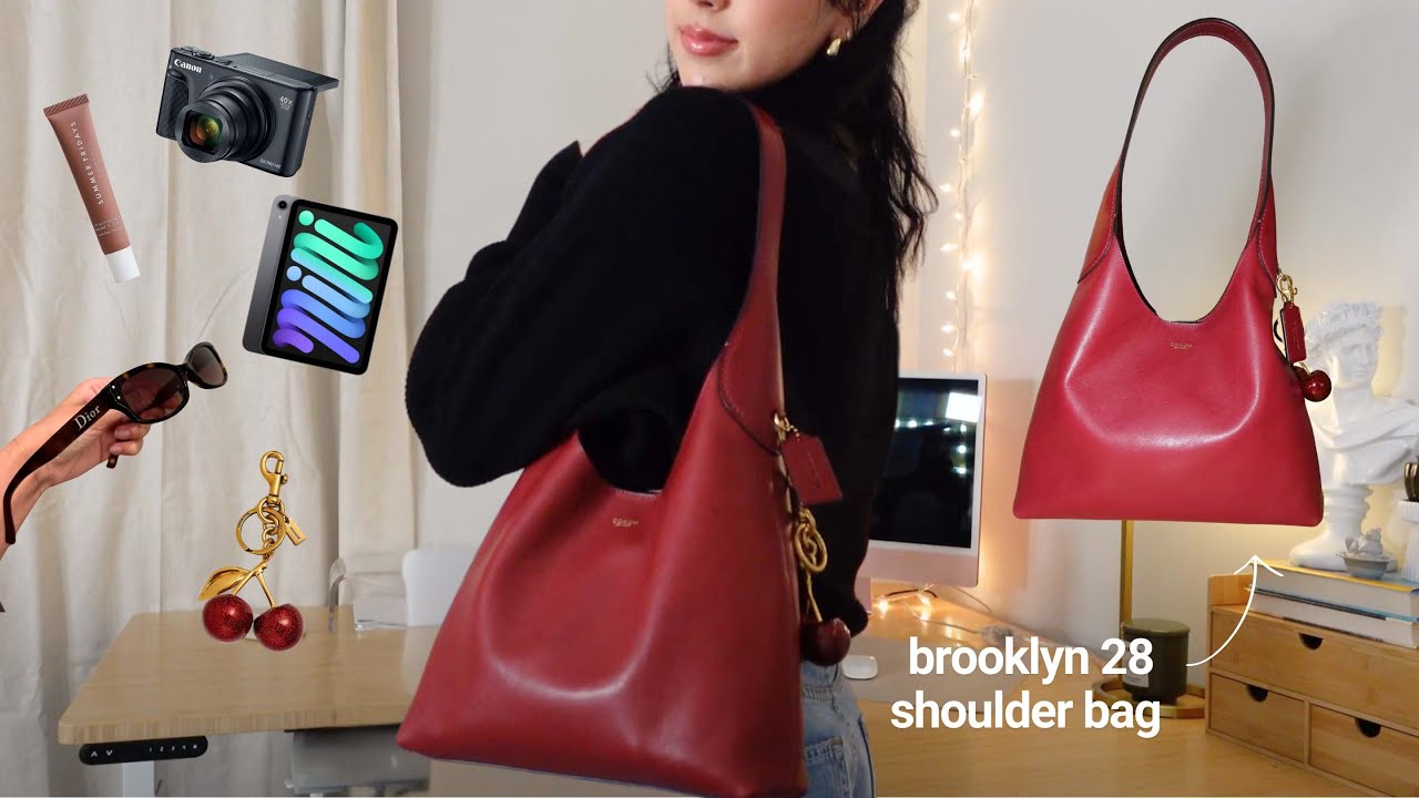 what's in my every day bag || purse essentials (Coach Brooklyn Shoulder Bag 28) 🍒