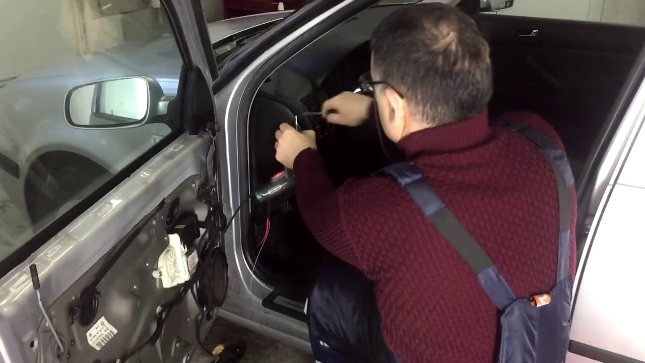 VW Golf 4 монтаж модул за централно отключване/VW Golf 4-mount central unlock module