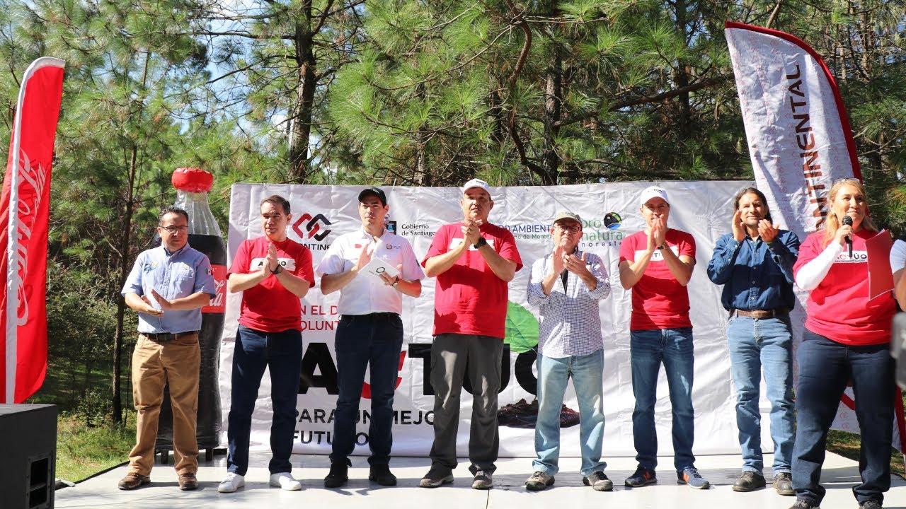 Voluntariado de Arca Continental se suma para reforestar la Sierra de Santiago