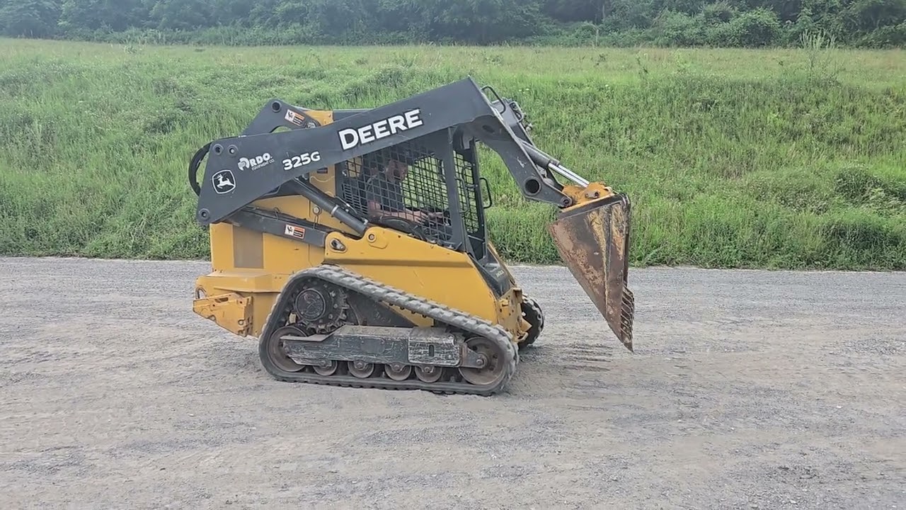 John Deere 325G Compact Track Loader Running and Operating