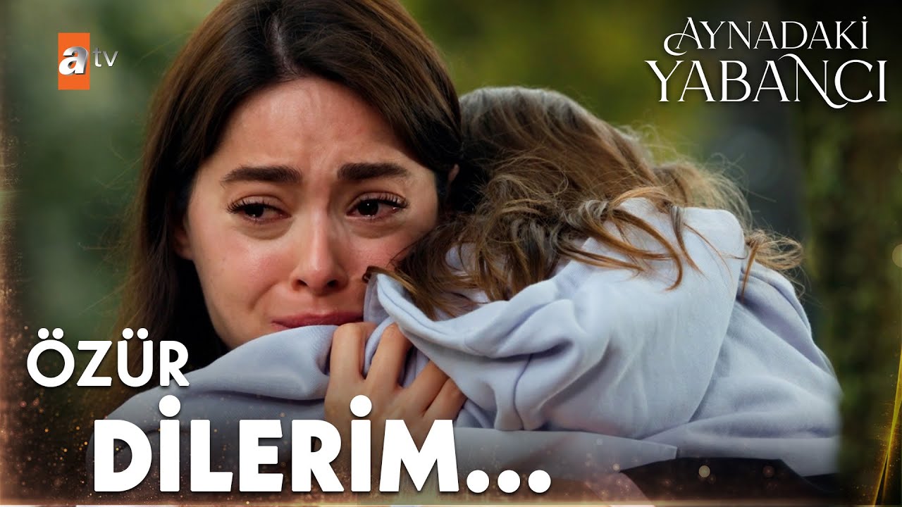 Azra, Leyla'ya karşı kendini suçlu hissediyor - Aynadaki Yabancı 2. Bölüm