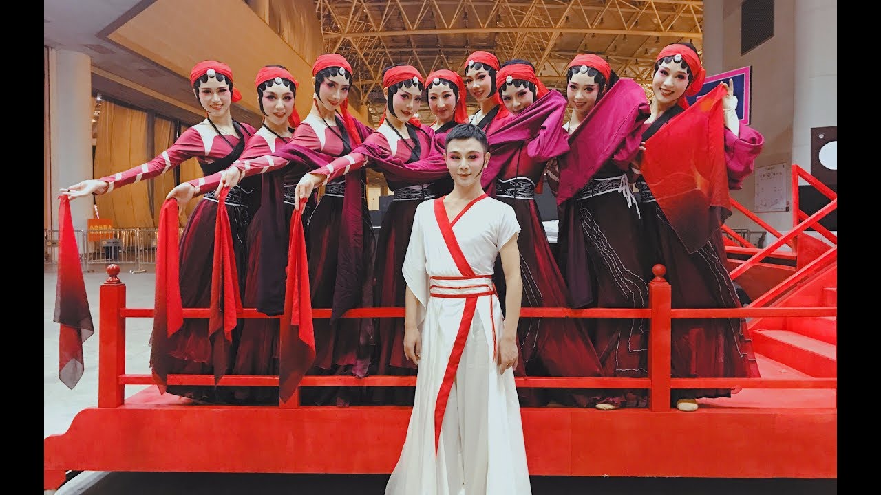 2018湖南卫视元宵喜乐会古典舞【一念花开】[HD] | 孙科舞蹈工作室 Chinese traditional dance