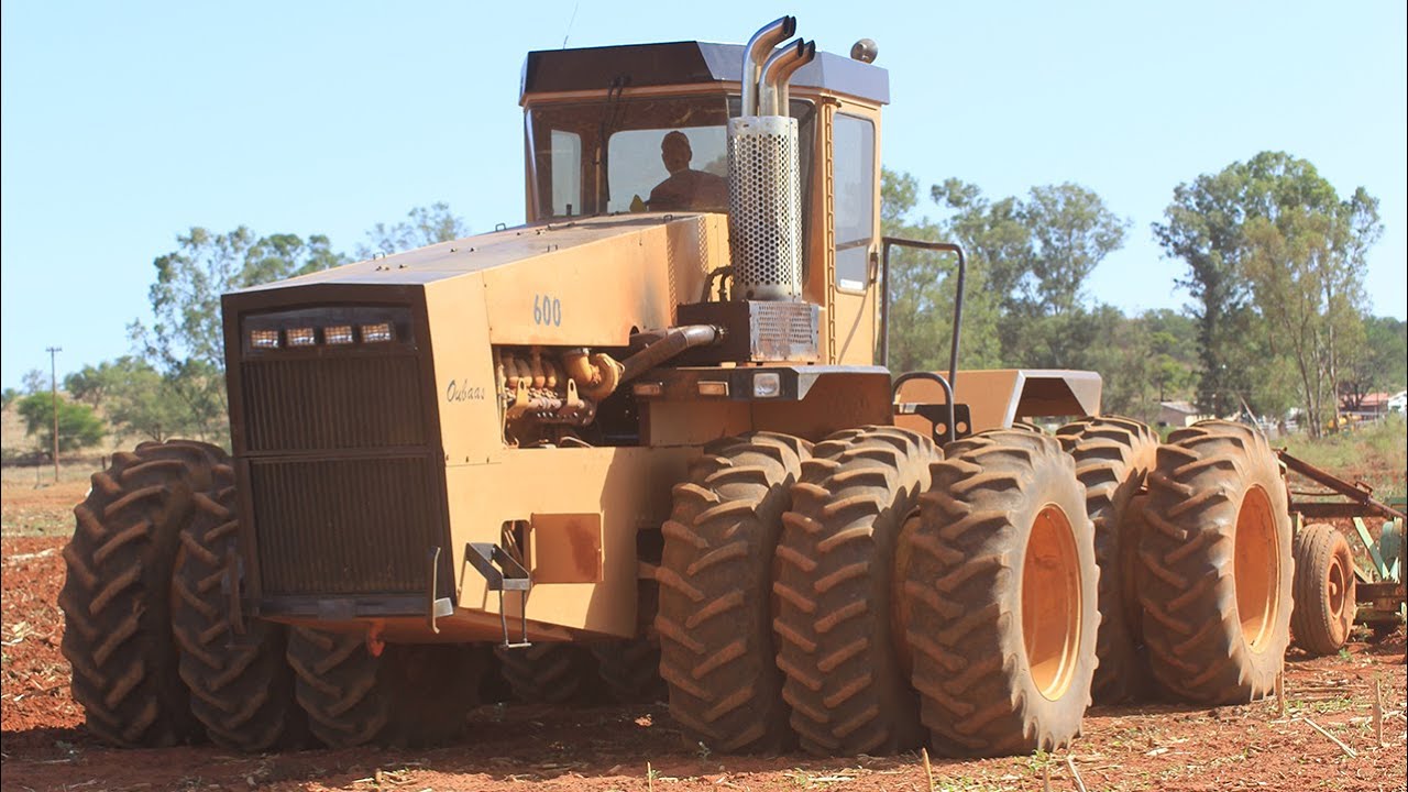 ACO 600 Oubaas  +++ Africas largest tractor pulling cultivator on corn stubble in South Africa