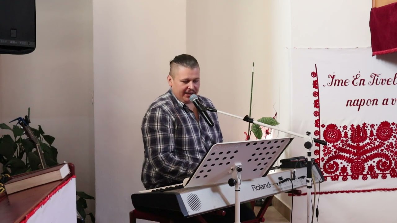 Szilágyi Tóni OFFICIAL -  Dicsőítő énekek (kérői református templom)