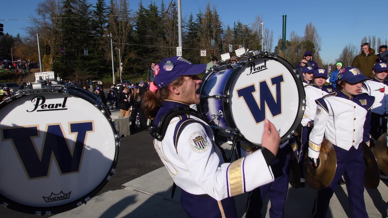 UW Husky Drumline Performance Cadences UW v  WSU 2019