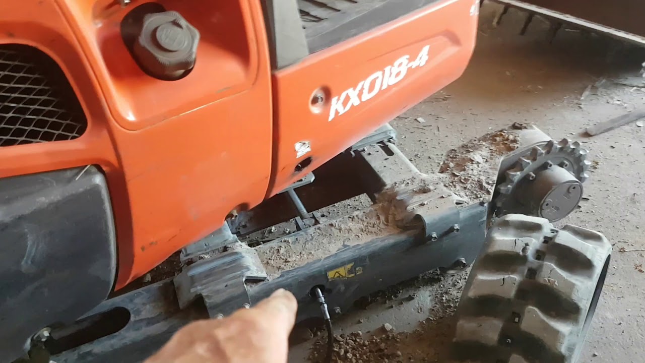 Excavator Kubota rubber track coming loose