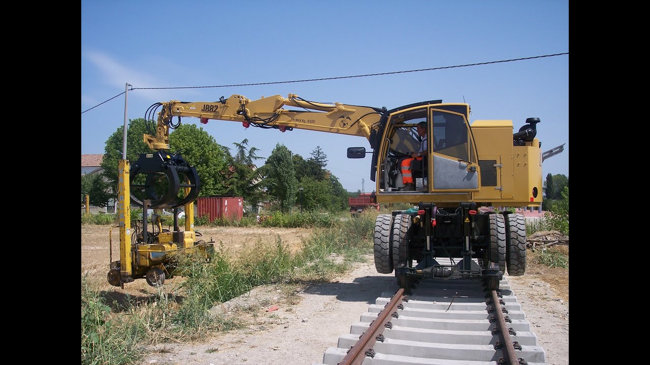 ROAD RAIL LOADER J882