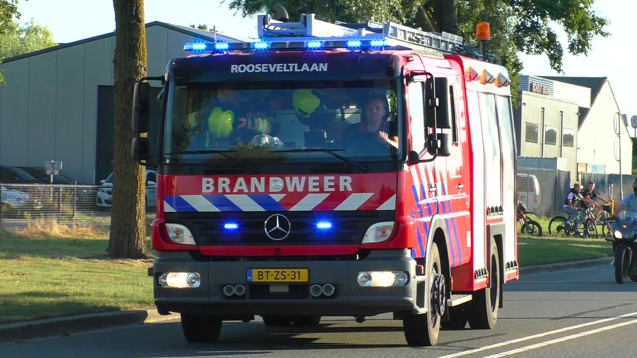 Brandweer met spoed naar grote brand in twee vrachtwagens bij Transportbedrijf in Middelburg!
