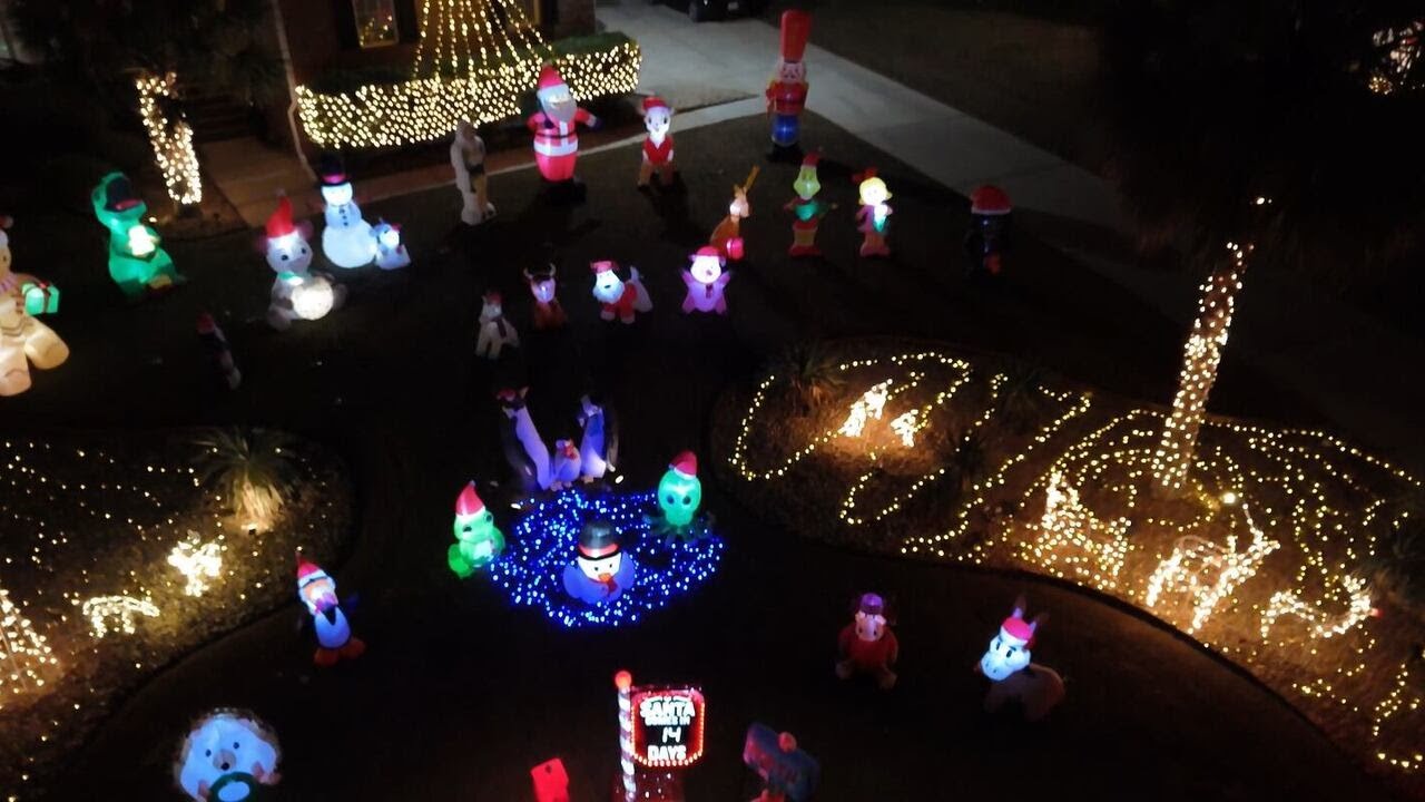 Family’s holiday light display spreads joy to Lexington neighborhood
