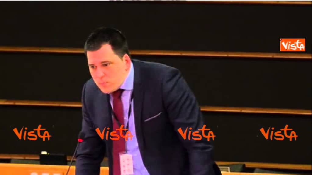 BUONANNO ATTACCA I ROM ALL'EUROPARLAMENTO, PROTESTE E CONTESTAZIONI