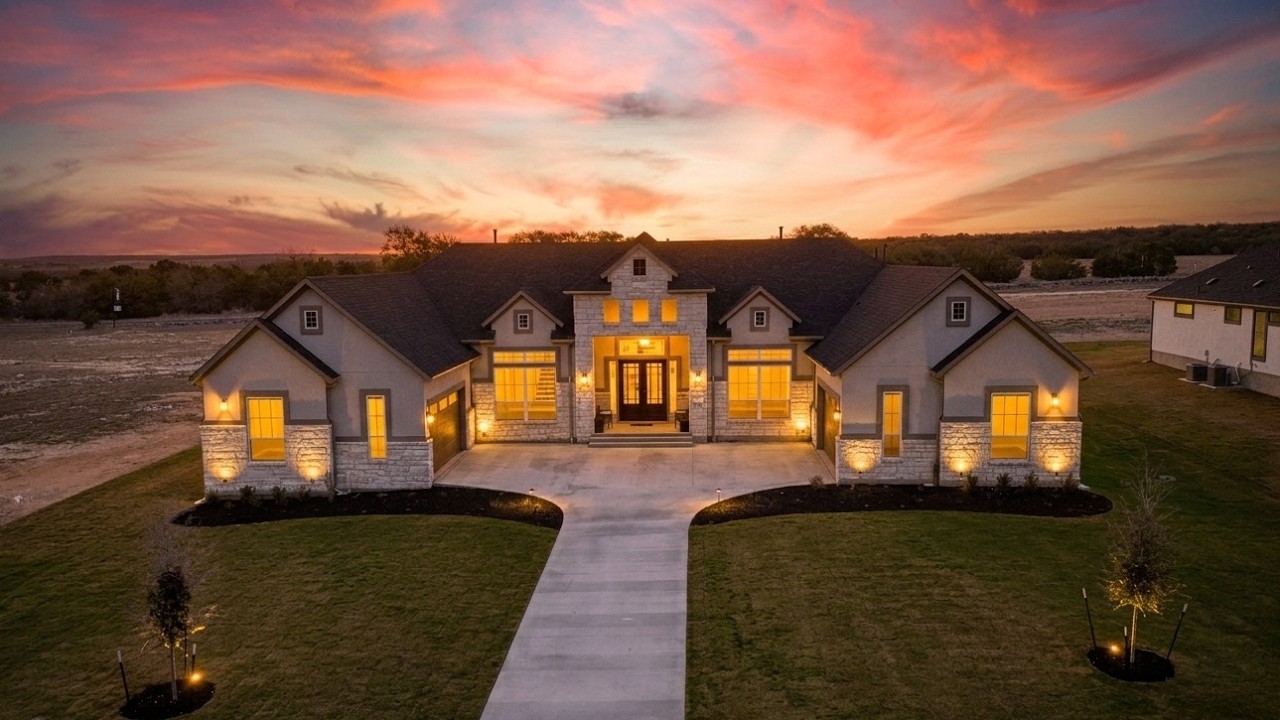 This Georgetown TX New Construction Comes With 12 Months Paid | Chesmar Garet Plan