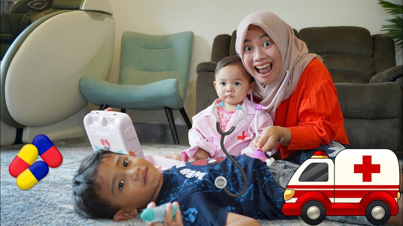 BAYI ARUMI JADI DOKTER 👶 Ngobatin Ali Sakit perut 🤕 Main dokter dokteran | Ali vlog